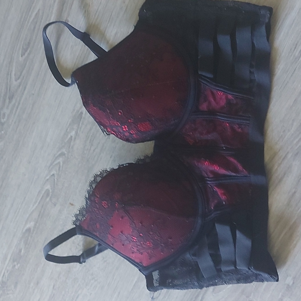 Black and Red lace corset bra top.